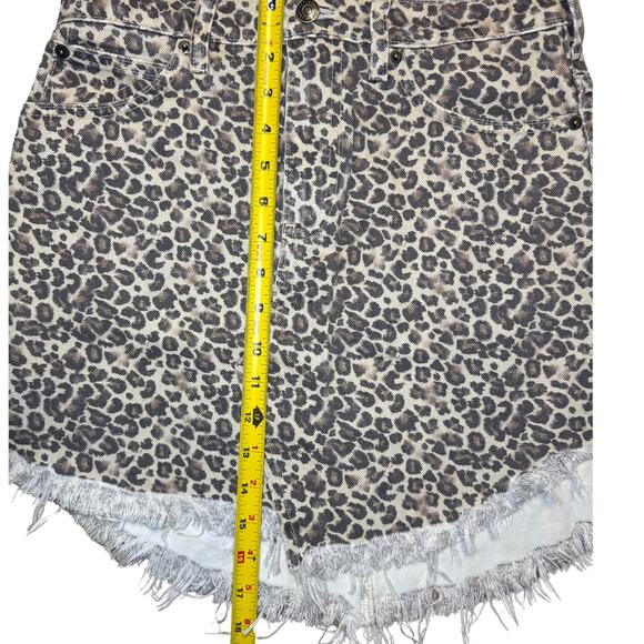Free People We The Free Bailey Leopard Print Frayed Hem Denim Mini Skirt Sz 26 - Picture 10 of 11